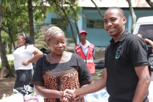 Geofrey Kulanga na Bi. Janeth Mayanja